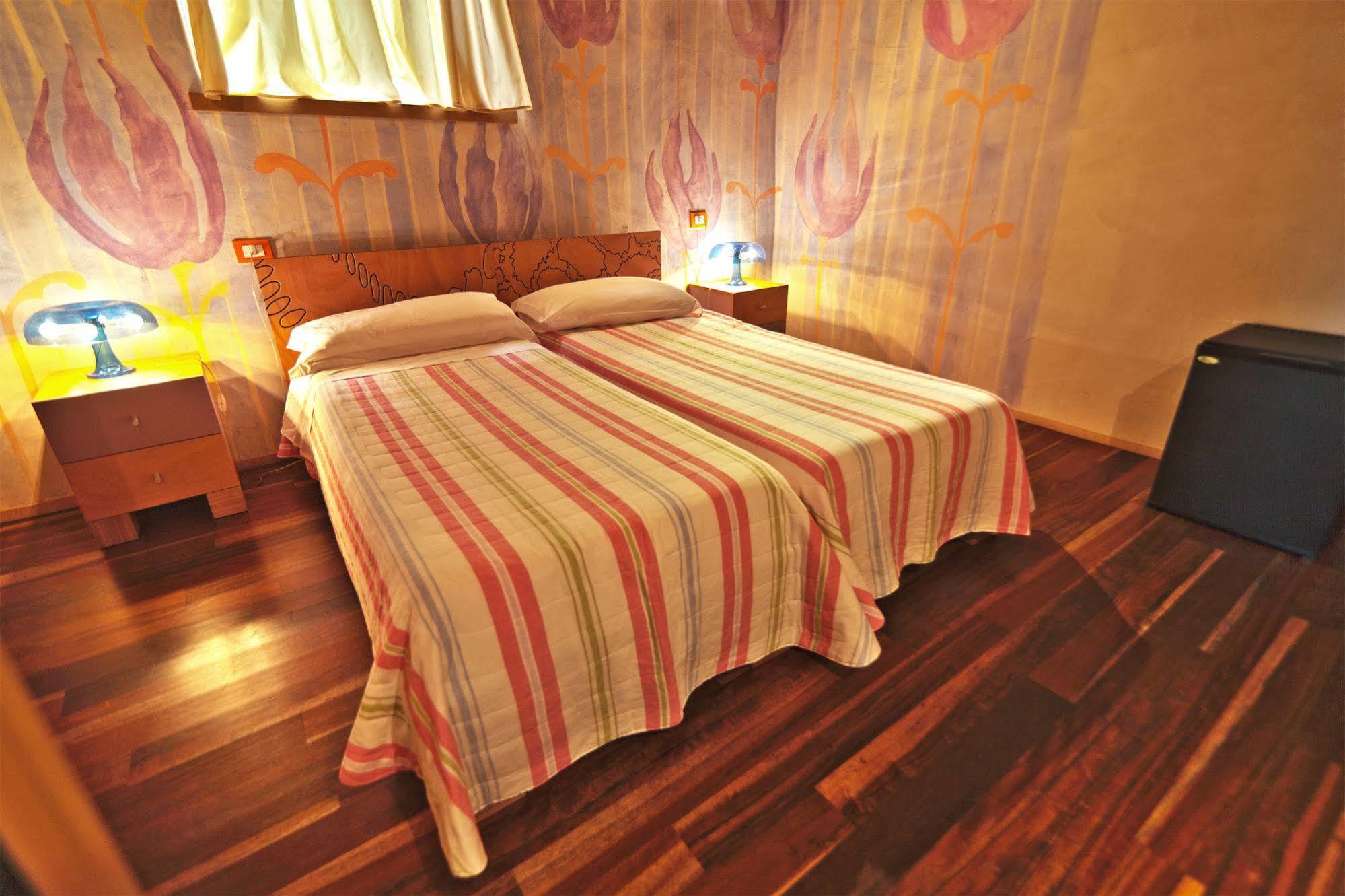 Dimora Le Nove Fate Hotell Bergamo Exteriör bild